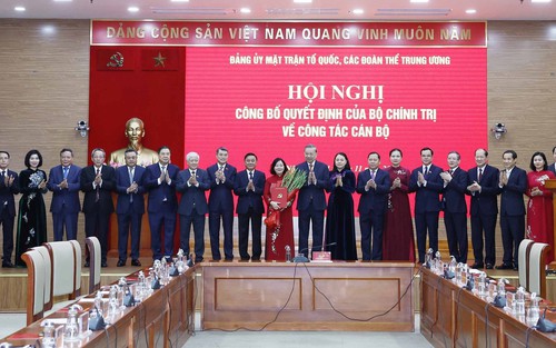 Tổng Bí thư Tô Lâm trao quyết định phân công Bí thư Đảng ủy MTTQ, các đoàn thể Trung ương