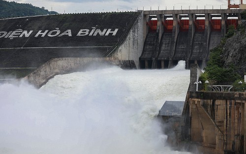 Thủy điện Hòa Bình mở một cửa xả đáy vào 22h ngày 4/11