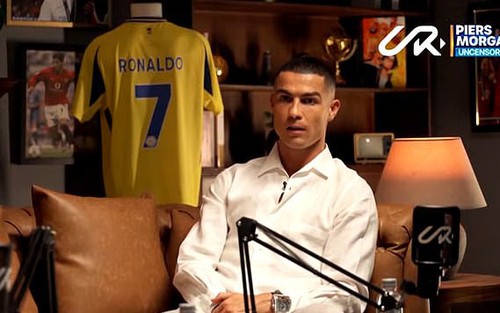 Ronaldo tiết lộ khoảnh khắc 'cầu hôn không lãng mạn' nhưng đầy xúc động với bạn gái