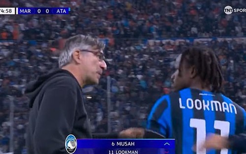 Cựu sao Ngoại hạng Anh cãi nhau to với HLV vì bị thay ra ở Champions League
