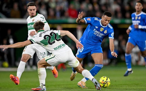 Real Madrid khép lại tháng 11 đen tối