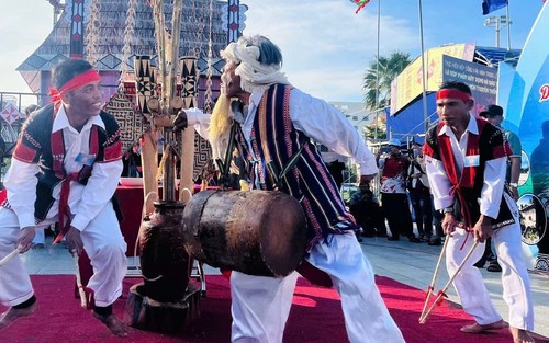 Buôn làng Đắk Lắk làm du lịch cộng đồng, đồng bào thiểu số thêm thu nhập