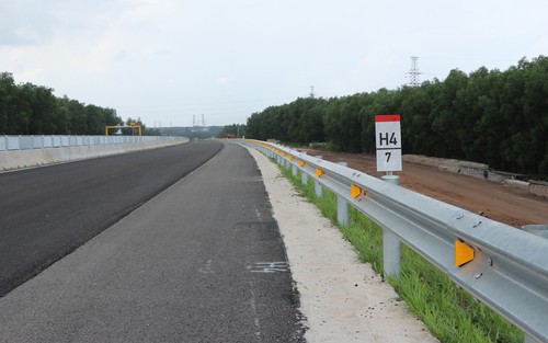 Đột phá hạ tầng - Bài 2: Mắt xích vàng cho cực tăng trưởng mới