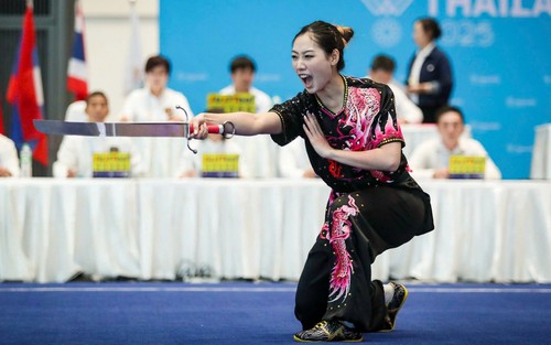 Hot girl wushu giành huy chương đầu tiên trong ngày cho Đoàn TTVN tại SEA Games 2025