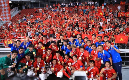 Thủ tướng gửi thư chúc mừng Đội tuyển bóng đá nam U22 và futsal nữ Việt Nam giành HCV SEA Games 33