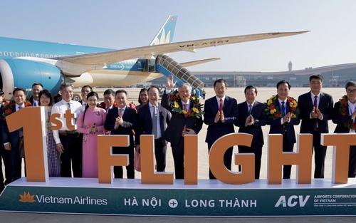 Vietnam Airlines thực hiện chuyến bay chở khách đầu tiên tại sân bay Long Thành