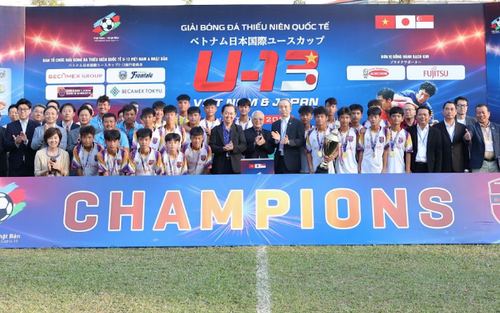 Becamex TP.HCM vô địch giải bóng đá thiếu niên quốc tế U13 Việt Nam - Nhật Bản 