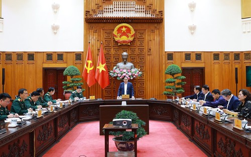 Thủ tướng làm việc với Bộ Quốc phòng về phát triển công nghiệp quốc phòng