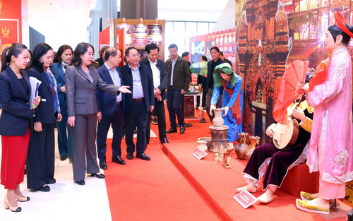 Phó Chủ tịch nước kiểm tra công tác chuẩn bị Đại hội Thi đua yêu nước toàn quốc lần thứ XI