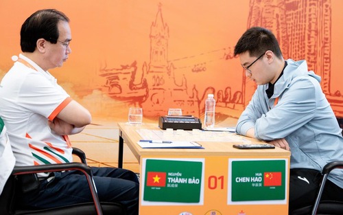 Vượt qua 'thần đồng' Trung Quốc, kỳ thủ Việt Nam vào chung kết giải cờ tướng tiền tỉ