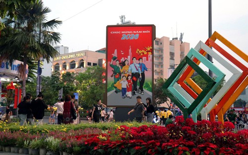 Chào năm mới 2026: Không khí rộn ràng ngập tràn Thành phố Hồ Chí Minh​