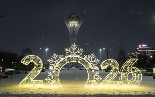 Hình ảnh chào đón năm mới 2026 khắp nơi trên thế giới