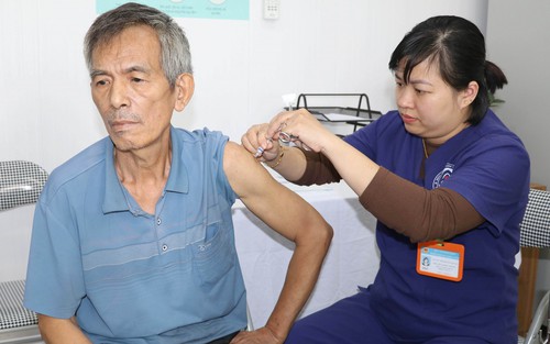 Chức năng thận suy giảm, phổi tổn thương nặng khi mắc cúm A