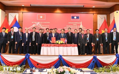 Bộ Công an Việt Nam và Lào tăng cường hợp tác