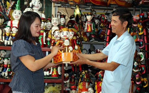 Giữ nghệ thuật múa rối nước giữa nhịp sống hiện đại