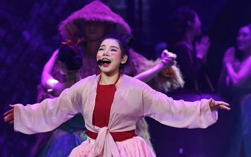 "Thị Nở" Hoàng Thái Phương: "Dù thế nào, mình cứ phải cười đã!"