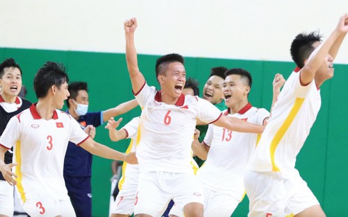 ĐT Việt Nam đoạt vé dự World Cup ở phút cuối và lập 2 kỳ tích lịch sử, được AFC chúc mừng 
