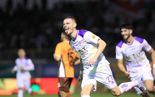 Tin nóng bóng đá Việt hôm nay 22/2: Văn Quyết nói lý do nhường penalty cho ngoại binh; VFF kỷ luật trọng tài bắt trận TP.HCM vs Thanh Hóa