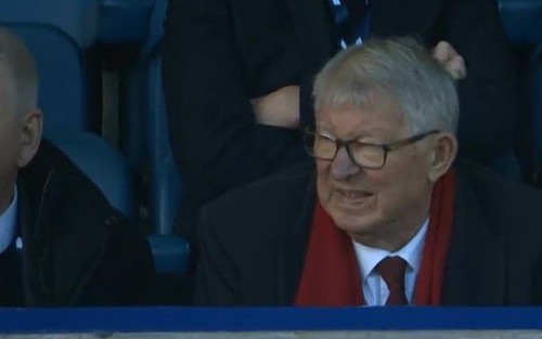 Sir Alex Ferguson phản ứng bất ngờ trước màn trình diễn tệ hại của MU trong hiệp một trước Everton
