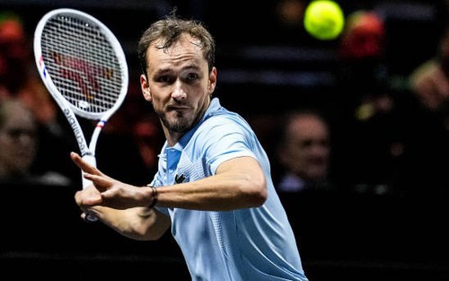 Medvedev vào tứ kết giải Dubai Open 2025