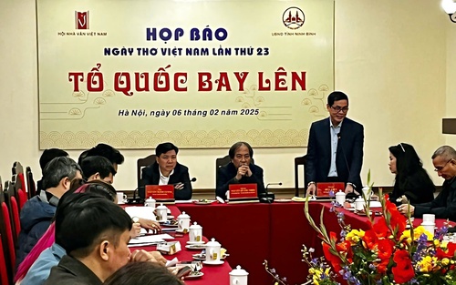 Ngày thơ Việt Nam lần thứ 23: "Tổ quốc bay lên" từ những câu thơ