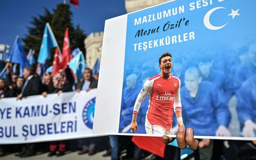 Mesut Ozil: Từ ngôi sao sân cỏ đến chính trị gia gây tranh cãi