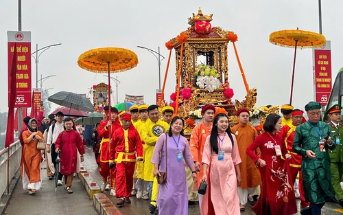 Về xứ Tuyên vui hội rước Mẫu