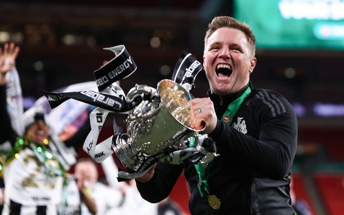 Eddie Howe là HLV người Anh xuất sắc nhất kể từ Sir Bobby Robson