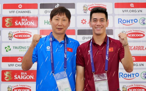HLV Kim Sang Sik muốn Tiến Linh ghi bàn vào lưới đội tuyển Lào