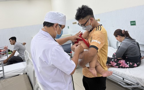 Cẩn trọng với nguy cơ biến chứng nặng của bệnh sởi