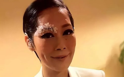 Quan Thục Di: Từ "Nữ hoàng nhạc pop" đến cuộc sống vỉa hè