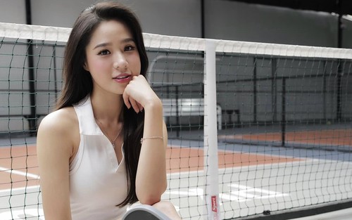 Nữ MC VTV sinh năm 2000 tỏa sáng từ truyền hình tới sân pickleball