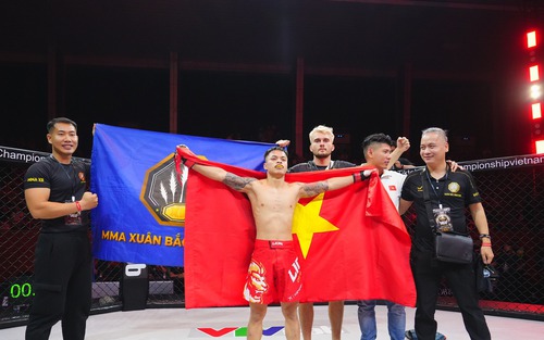 'Võ sĩ đầu bếp' của Việt Nam chuyển bại thành thắng, khiến đối thủ châu Âu xin thua