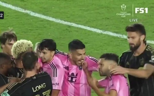 Luis Suarez lại 'cắn người' trong chiến thắng của Inter Miami