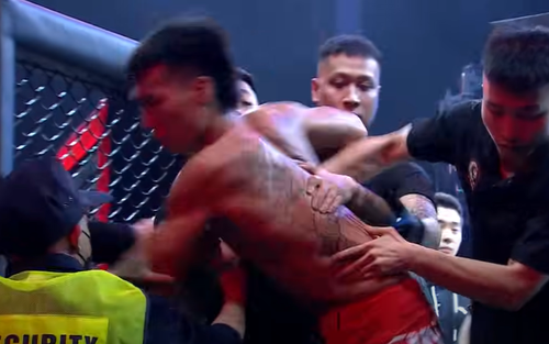 Cảnh tượng hỗn loạn sau trận đấu lịch sử 55 giây của MMA Việt Nam