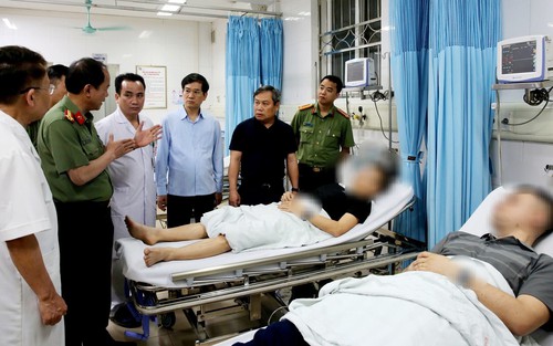Thăm hỏi, động viên người nhà chiến sĩ Công an hy sinh khi làm nhiệm vụ