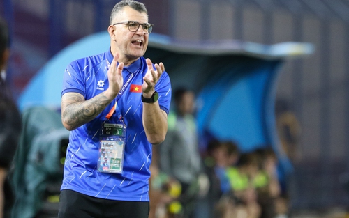 HLV Roland: ‘U17 Việt Nam có tố chất nhưng cần được đầu tư nhiều hơn’