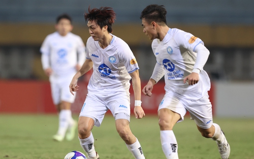 V-League hai nửa buồn, vui