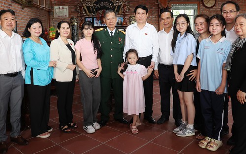 50 năm thống nhất đất nước: Chủ tịch nước thăm Anh hùng LLVT nhân dân Tô Văn Đực