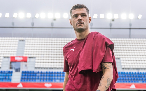Cựu sao Arsenal trở thành ông chủ thương hiệu thời trang