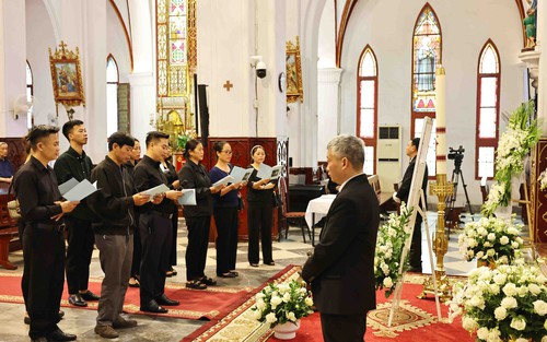 Lễ viếng Đức Giáo Hoàng Francis tại Nhà thờ Lớn Hà Nội
