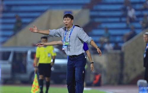 HLV Kim Sang Sik có học trò mới là sao U23 loại Hàn Quốc ở tứ kết giải châu Á 