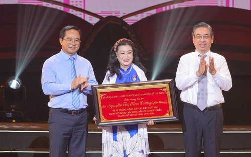 NSND Kim Cương - Trái tim dành cho yêu thương