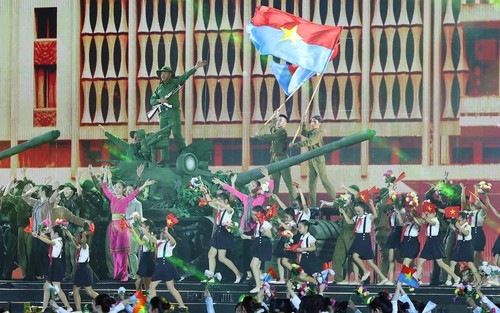 Tổng Bí thư Tô Lâm dự Chương trình nghệ thuật đặc biệt "Mùa Xuân thống nhất"