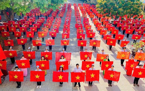 Hãy để tình yêu nước dẫn đường!