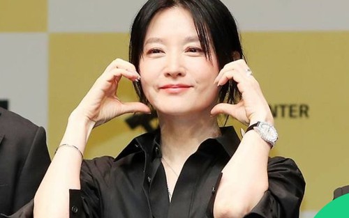 "Nàng Dae Jang Geum" Lee Young Ae tái hợp sân khấu sau 32 năm