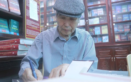 Minh Chuyên - người “chép sử” bằng tác phẩm nghệ thuật