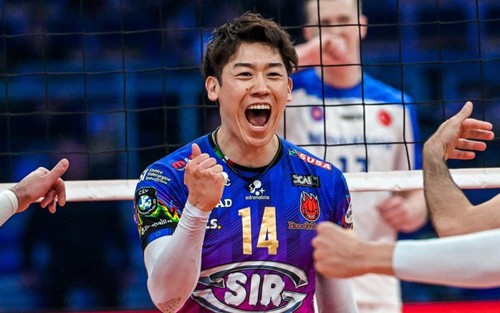 Ngôi sao bóng chuyền số 1 Nhật Bản làm nên lịch sử khi giúp đội nhà vô địch châu Âu sau 5 set kịch tính