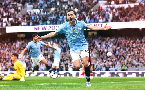 Rodri trở lại, Man City thắng đậm và giành lợi thế trong cuộc đua dự Champions League