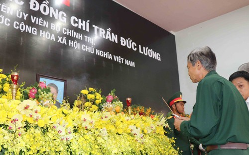 Trang nghiêm Lễ viếng nguyên Chủ tịch nước Trần Đức Lương tại quê nhà Quảng Ngãi